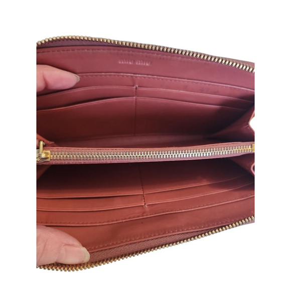 Miu Miu Mauve Croc-Embossed Zip-Around Wallet - Picture 7 of 8